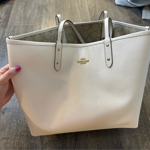 🍦Coach Cream Reversible Tote and Wristlet Set🍦 - Picture 3 of 3